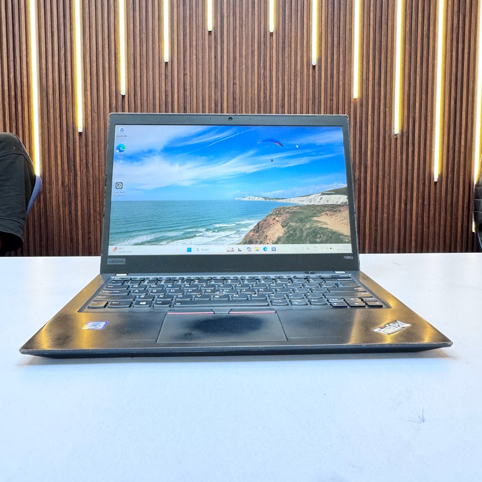 Lenovo ThinkPad T490s (Touch) (Open Box) | 14-inch Display | Intel Core i5 (8th Gen) | 16GB RAM | 256GB SSD