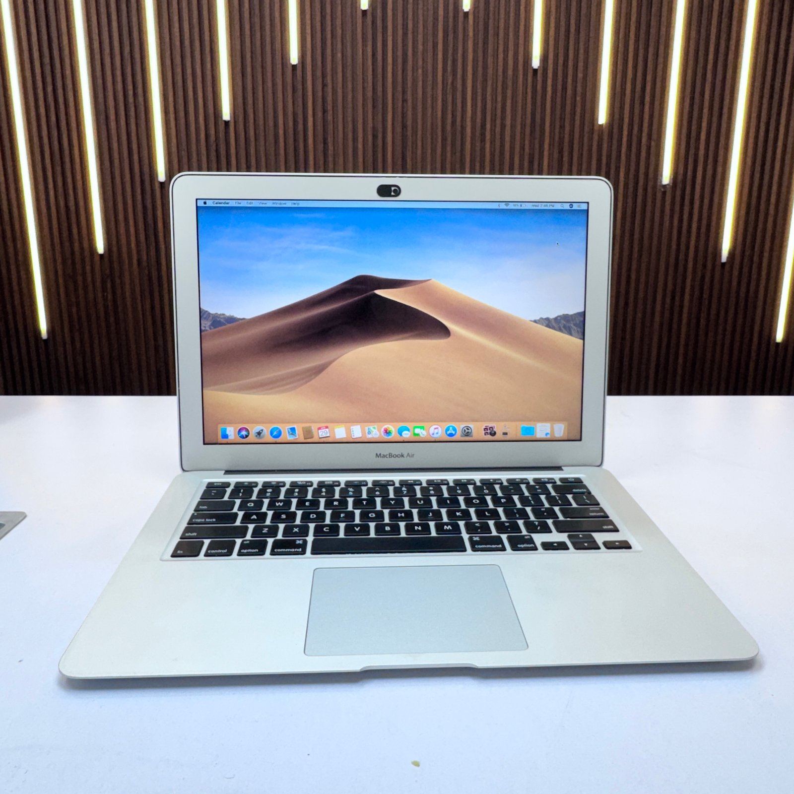 Apple MacBook Air A1466 | 13-inch Display | Intel Core i5 | 8GB RAM | 128GB SSD (Refurbished)