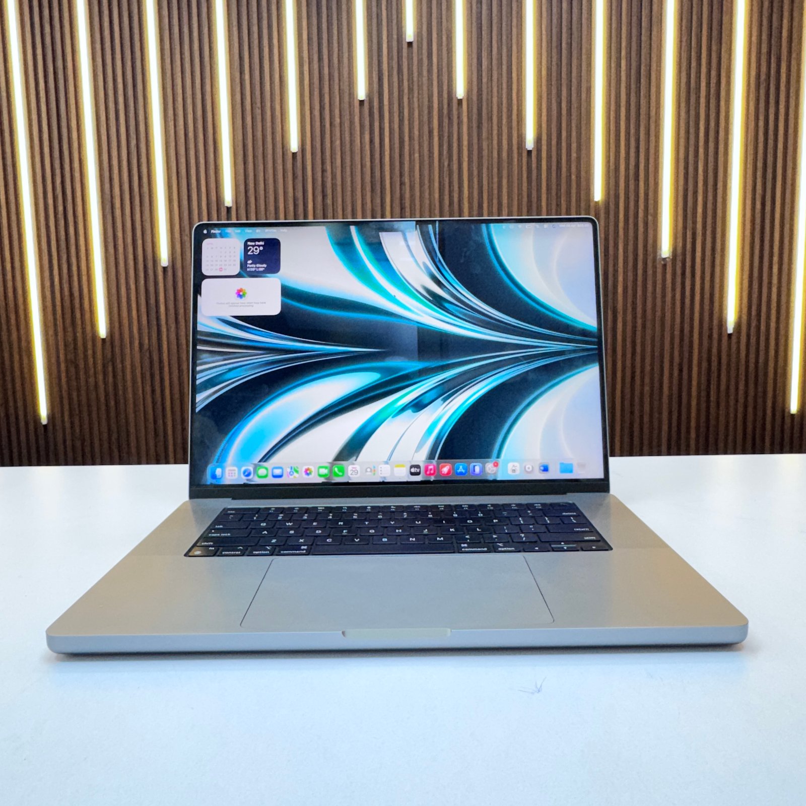 Apple MacBook Pro A2485 | 16-inch Display | Apple M1 Pro Chip | 16GB RAM | 1TB SSD (Refurbished)